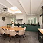 Groepsvilla Met Hottub & Sauna | 12 Personen 别墅 *