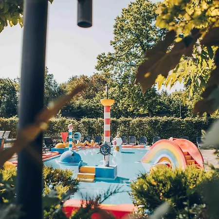 Ruime Groepsvilla Voor 12 Personen Met Terras En Tuin וילה *