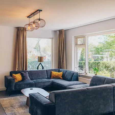 Groepsvilla Met Hottub & Sauna | 12 Personen Villa Apeldoorn