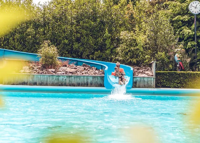 ヴィラ Ruime Groepsvilla Voor 12 Personen Met Terras En Tuin