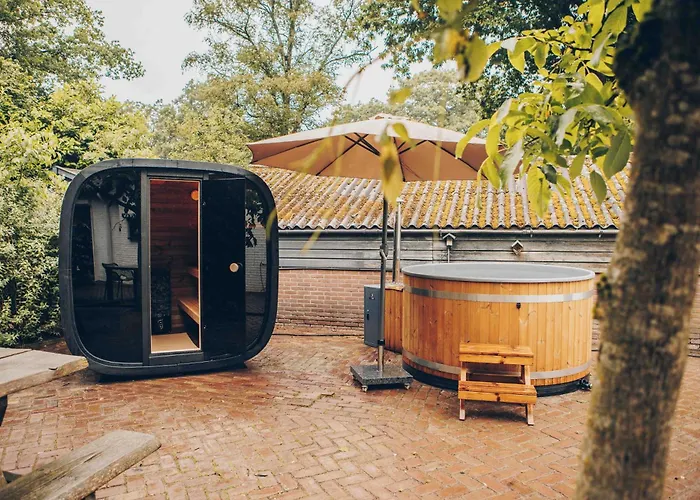 Ruime Groepsvilla Voor 12 Personen Met Terras En Tuin ヴィラ