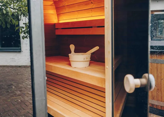 ヴィラ Ruime Groepsvilla Voor 12 Personen Met Terras En Tuin