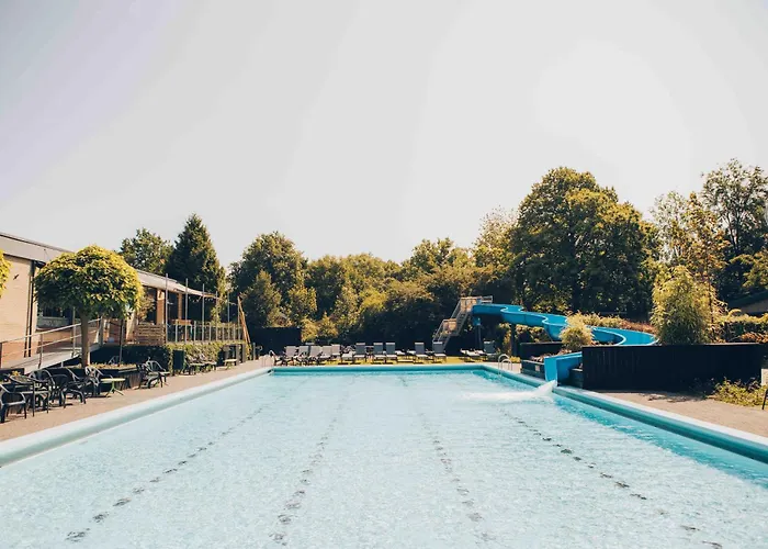 ヴィラ Ruime Groepsvilla Voor 12 Personen Met Terras En Tuin