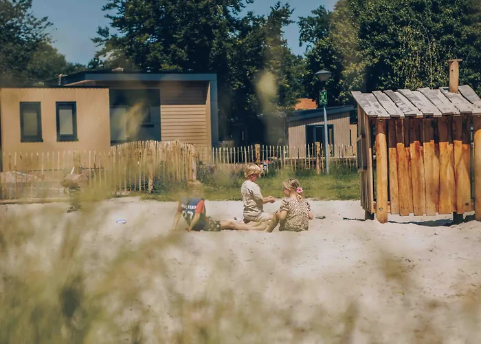 Ruime Groepsvilla Voor 12 Personen Met Terras En Tuin ヴィラ